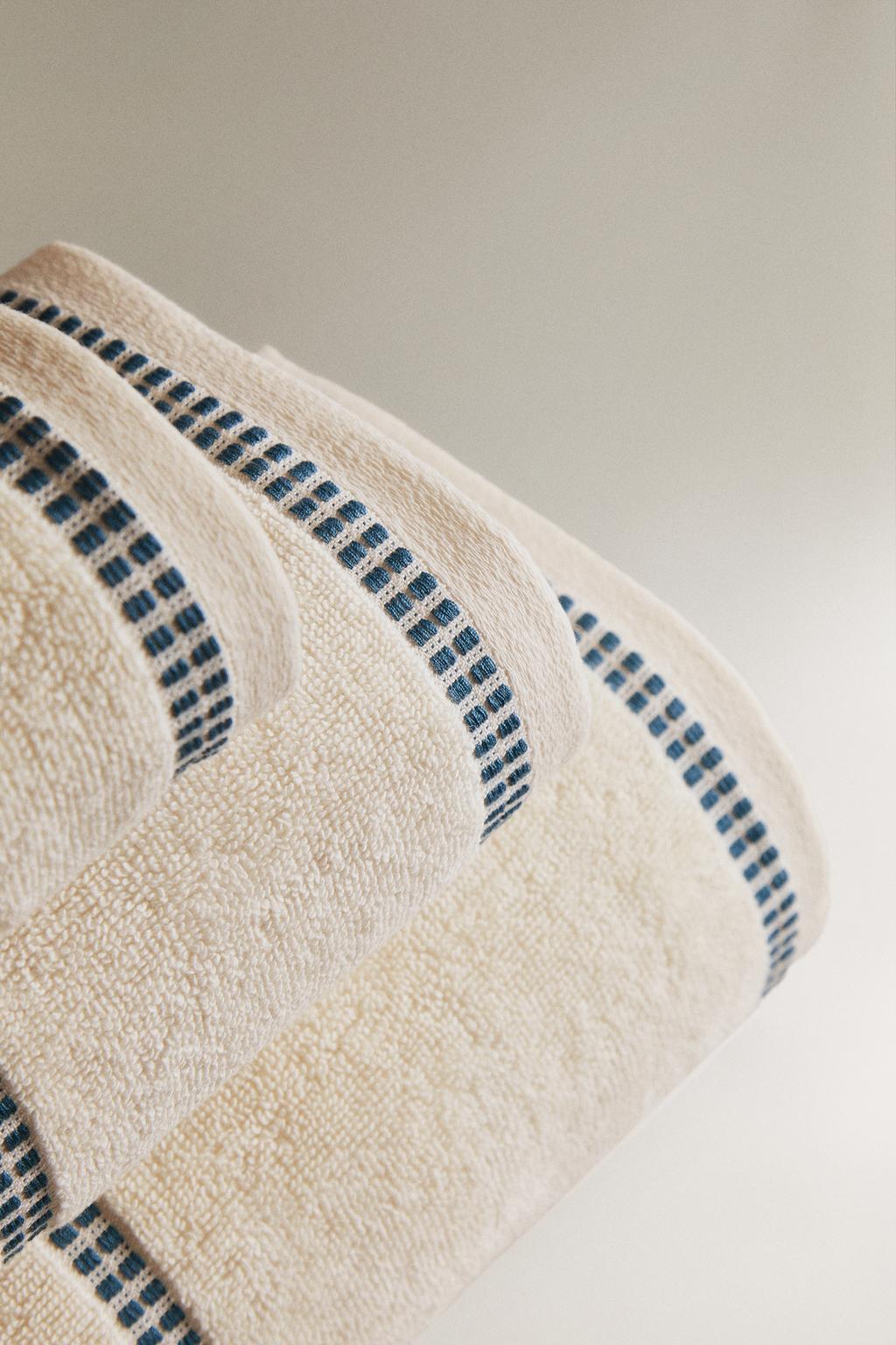 Полотенце для ванны с геометрическим краем