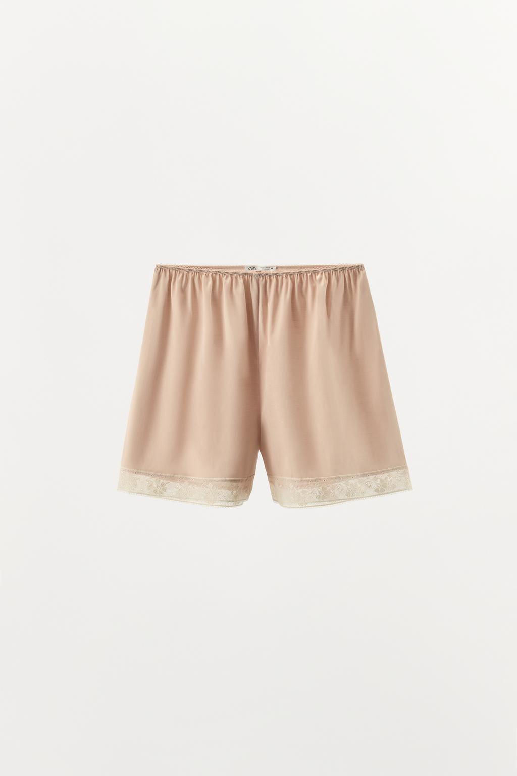 АТЛАСНЫЕ ШОРТЫ С КРУЖЕВОМ