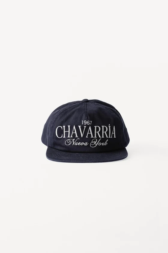 Бейсболка с плоским козырьком и вышитым логотипом от willy chavarria x zara