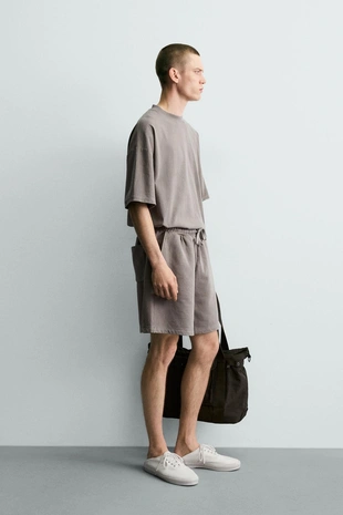 Базовая футболка с эффектом потертости