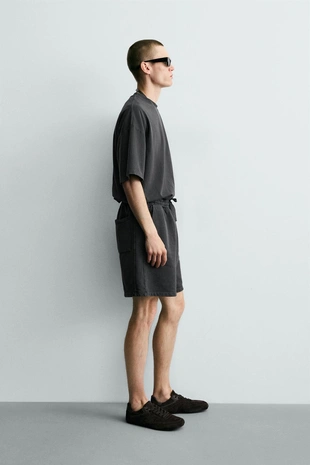 Базовая футболка с эффектом потертости