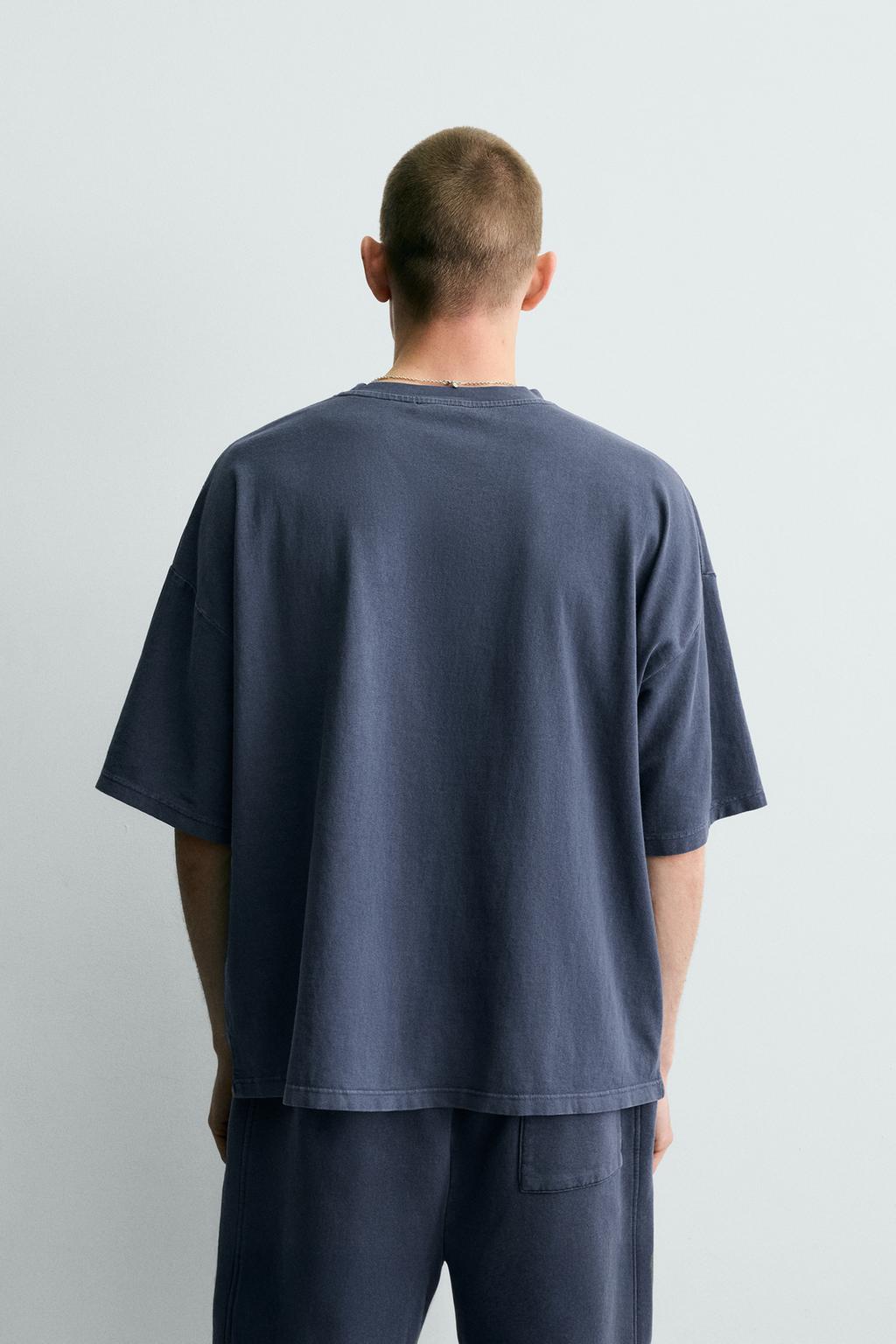 БАЗОВАЯ ФУТБОЛКА С ЭФФЕКТОМ ПОТЕРТОСТИ