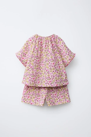 Комплект из футболки и шортов с принтом