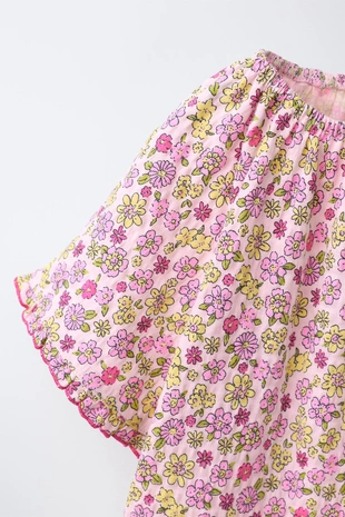 Комплект из футболки и шортов с принтом