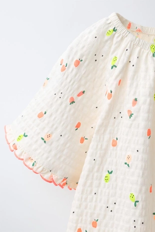 Комплект из футболки и шортов с принтом