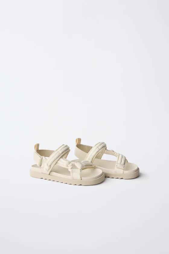 БОСОНОЖКИ С РЕМЕШКАМИ