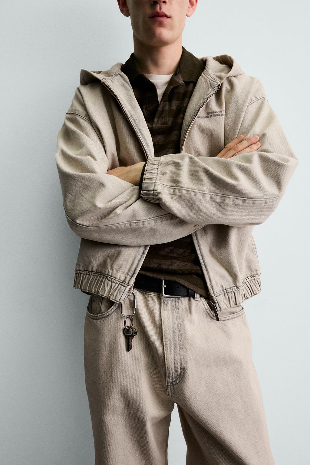 ДЖИНСОВАЯ КУРТКА С КАПЮШОНОМ И ВЫШИВКОЙ