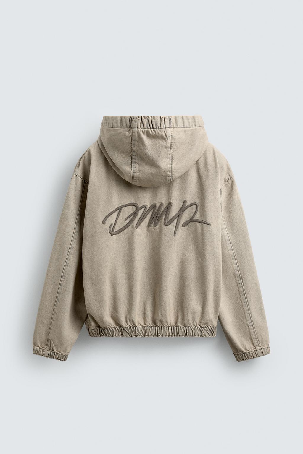 ДЖИНСОВАЯ КУРТКА С КАПЮШОНОМ И ВЫШИВКОЙ