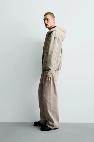 Джинсовая куртка с капюшоном и вышивкой- Заказать в России