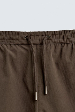 Короткие плавки из рельефной ткани