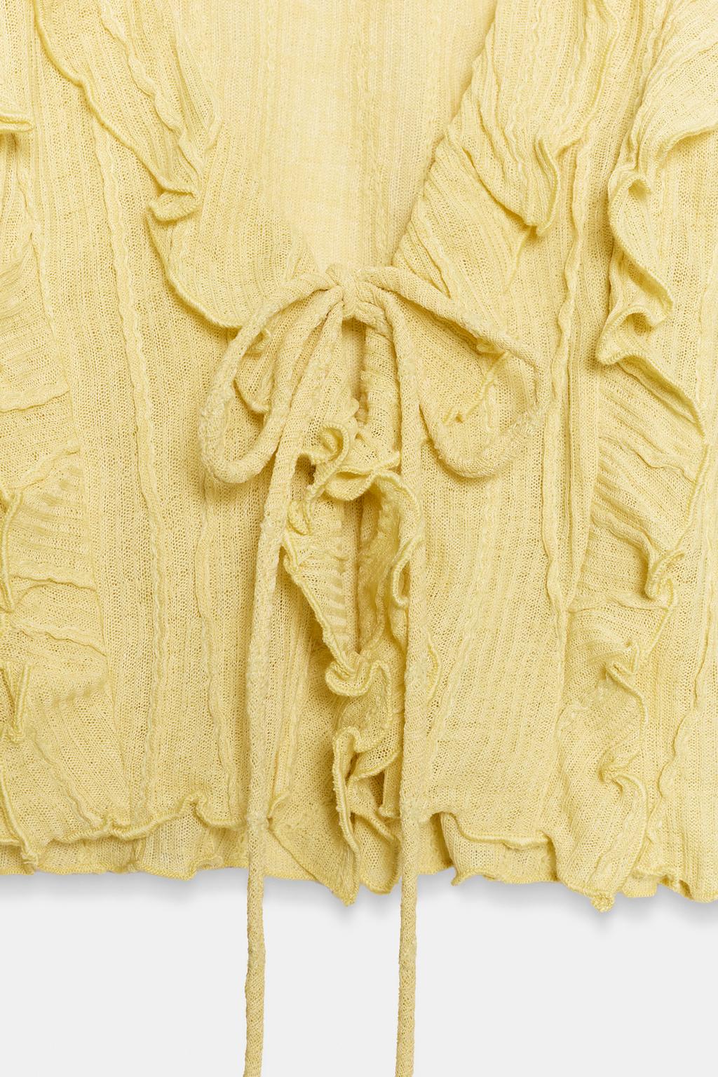 КРОП-ТОП С ВОЛАНАМИ И ЗАВЯЗКАМИ