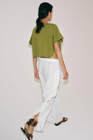 Кроп-топ с эффектом накидки