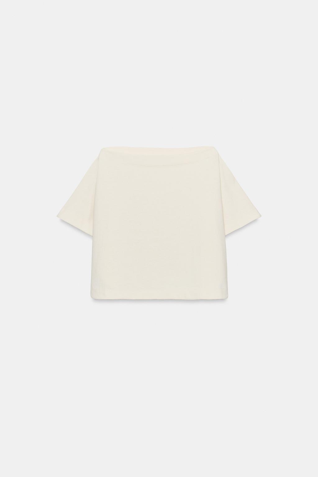 КРОП-ТОП С ЭФФЕКТОМ НАКИДКИ