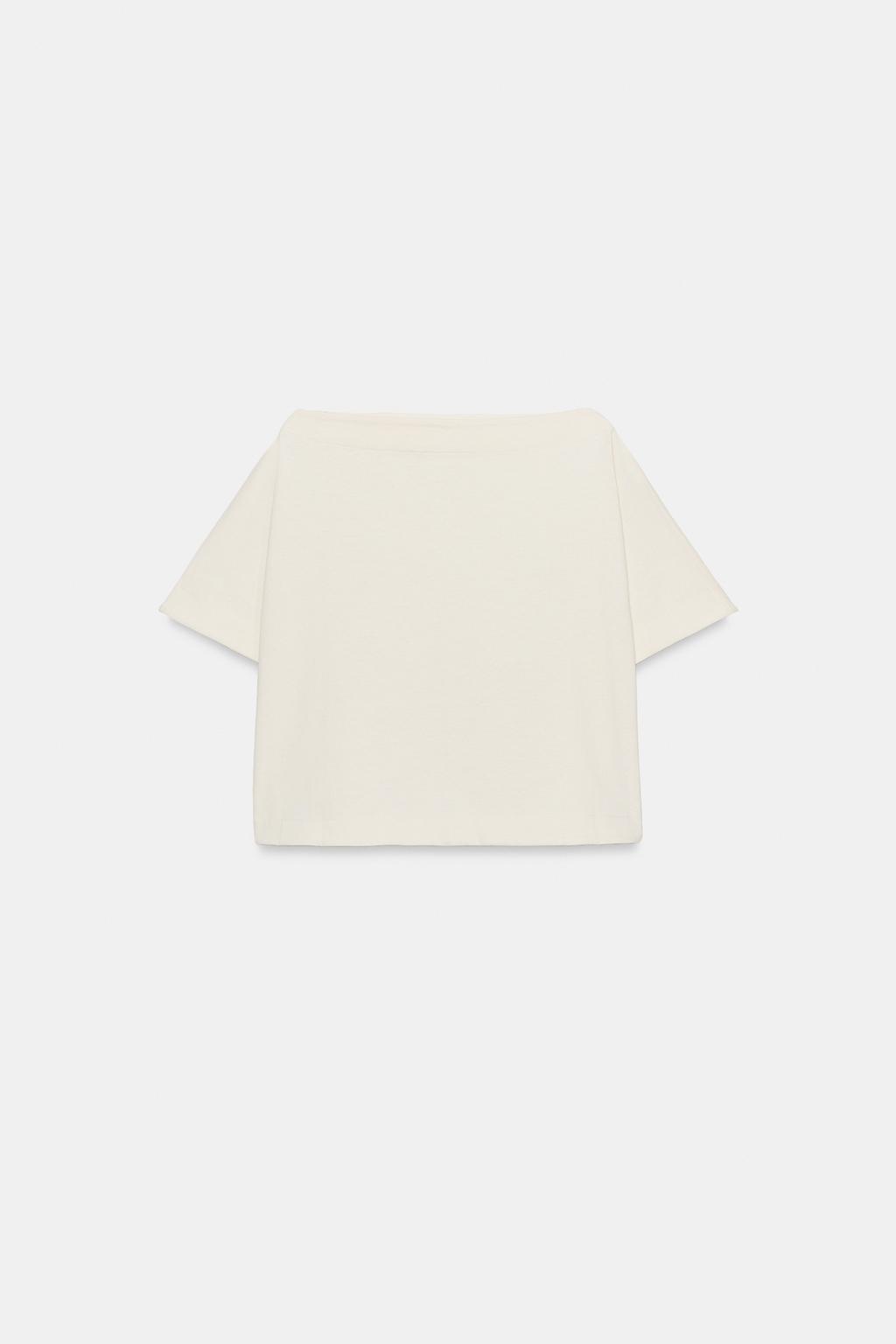 КРОП-ТОП С ЭФФЕКТОМ НАКИДКИ