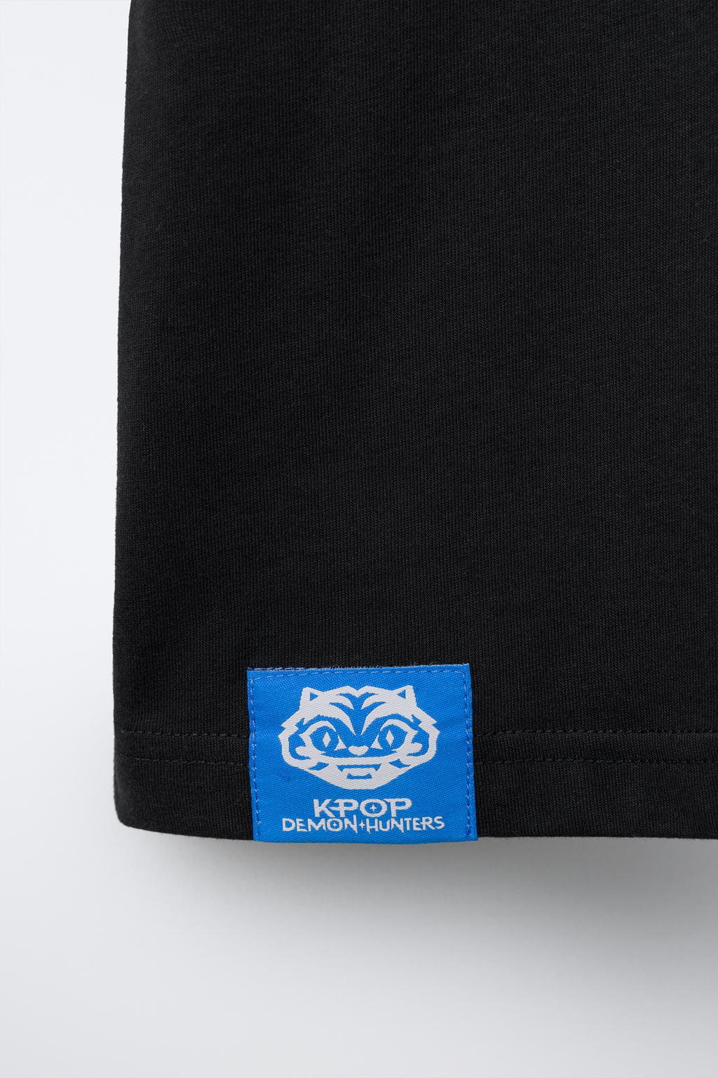 ФУТБОЛКА KPOP DEMON HUNTERS™ NETFLIX ©