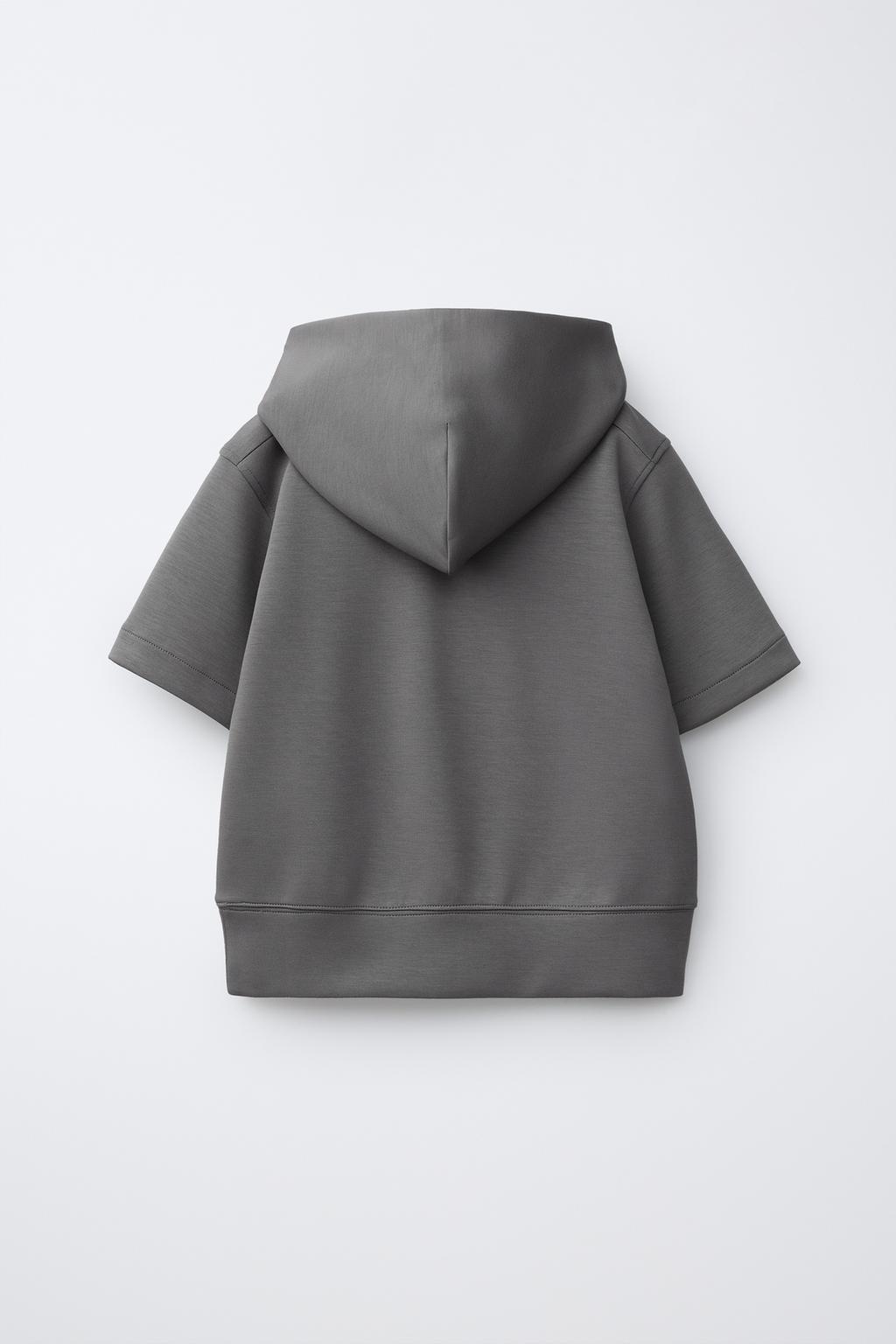 СПОРТИВНОЕ ХУДИ С КОРОТКИМ РУКАВОМ И МОДАЛОМ