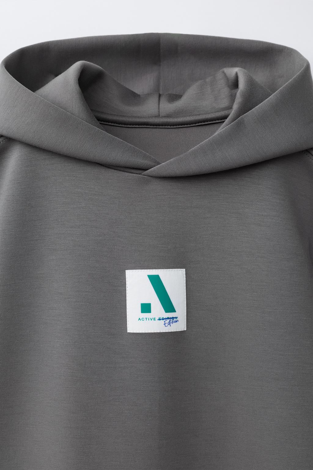 СПОРТИВНОЕ ХУДИ С КОРОТКИМ РУКАВОМ И МОДАЛОМ