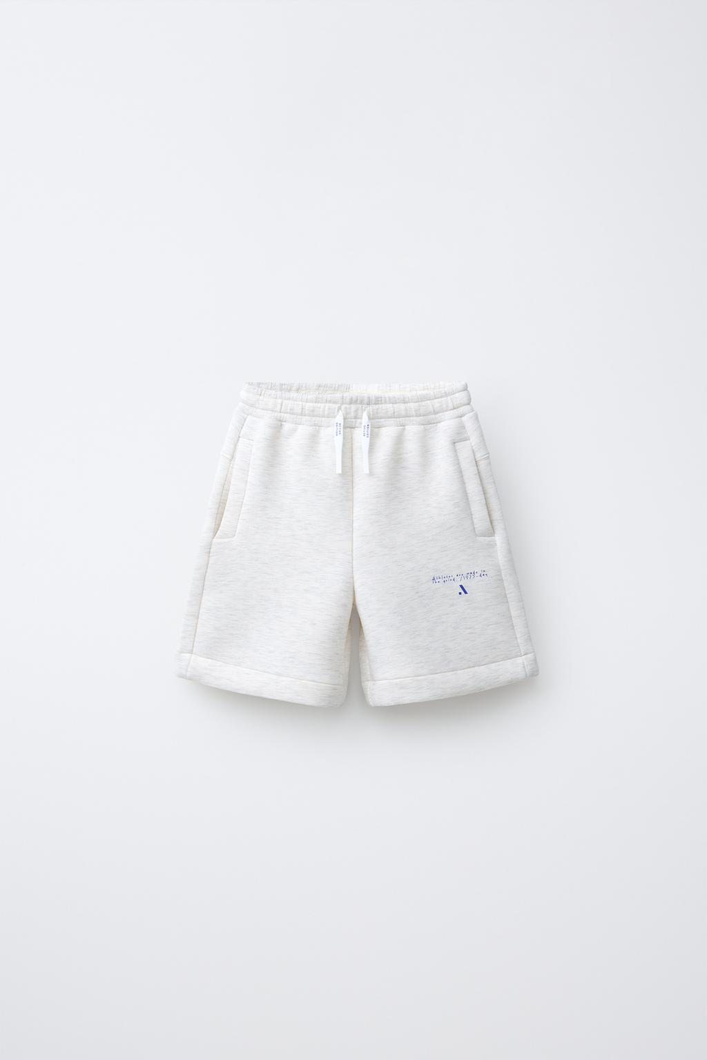 СПОРТИВНЫЕ ШОРТЫ-БЕРМУДЫ С ЛОГОТИПОМ