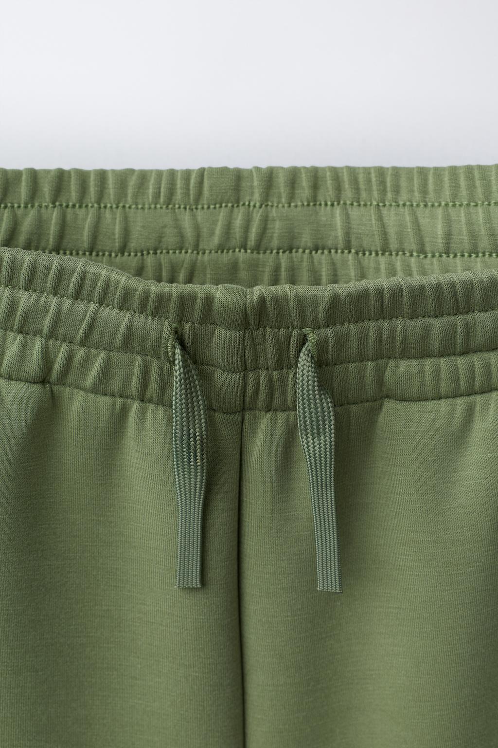 СПОРТИВНЫЕ ШОРТЫ-БЕРМУДЫ С ЛОГОТИПОМ