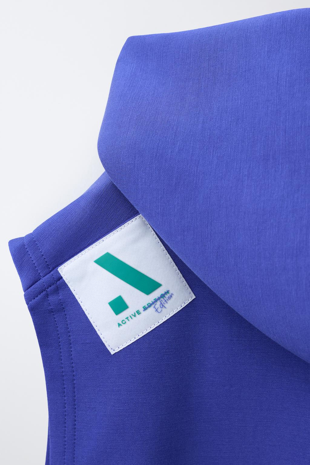 ЖИЛЕТ С КАПЮШОНОМ, СПОРТИВНЫЙ ЛОГОТИП