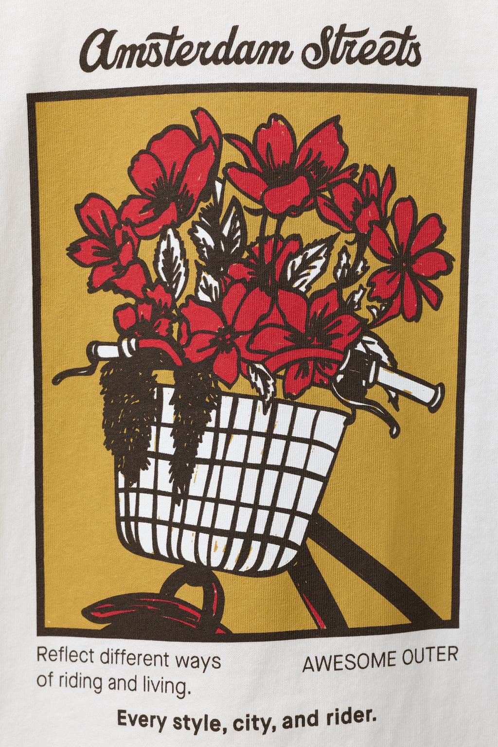 ФУТБОЛКА С ЦВЕТОЧНОЙ ВЫШИВКОЙ