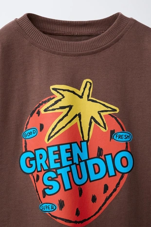 Футболка с принтом клубники- Заказать в России