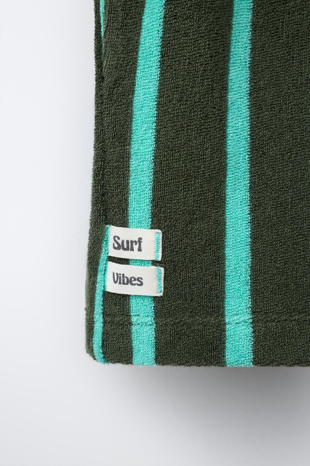 ШОРТЫ-БЕРМУДЫ ИЗ МАХРОВОЙ ТКАНИ В ПОЛОСКУ