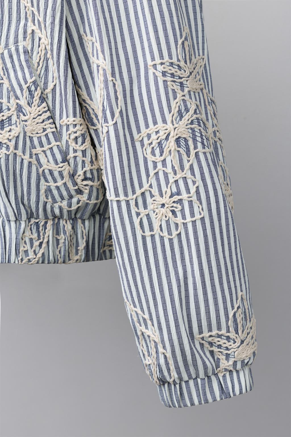 БОМБЕР В ВЫШИТУЮ ПОЛОСКУ