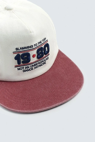 Кепка с вышитой надписью- Заказать в России