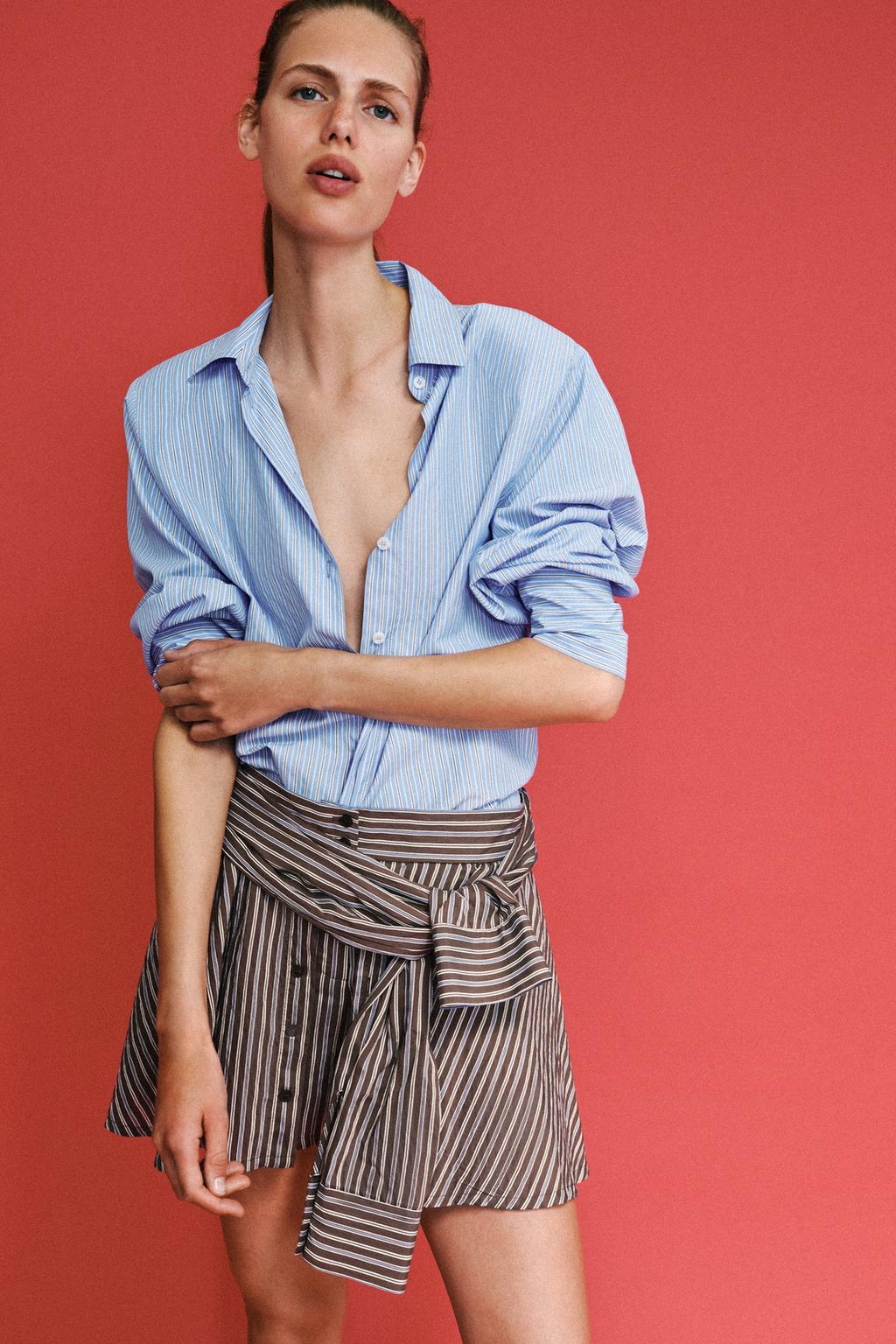 РУБАШКА ИЗ ПОПЛИНА В ПОЛОСКУ С ПОДПЛЕЧНИКАМИ