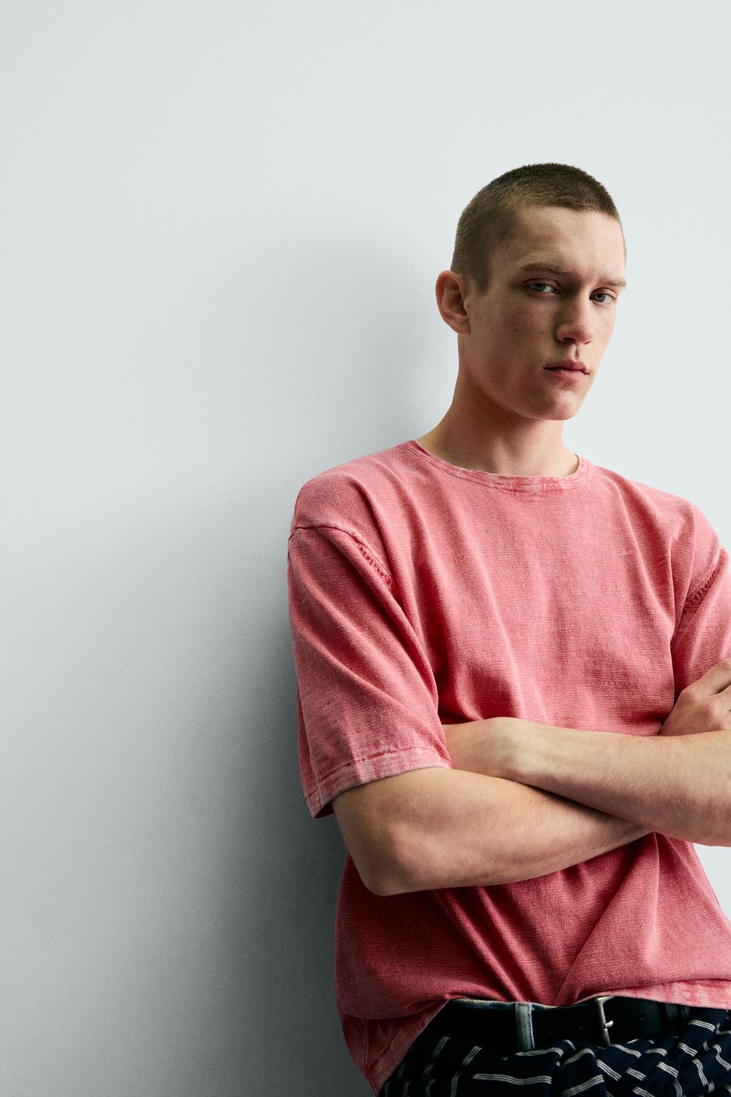 ФУТБОЛКА ИЗ РЕЛЬЕФНОГО ТРИКОТАЖА ФЛАМЕ