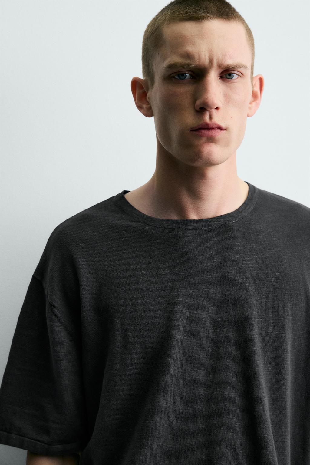 ФУТБОЛКА ИЗ РЕЛЬЕФНОГО ТРИКОТАЖА ФЛАМЕ