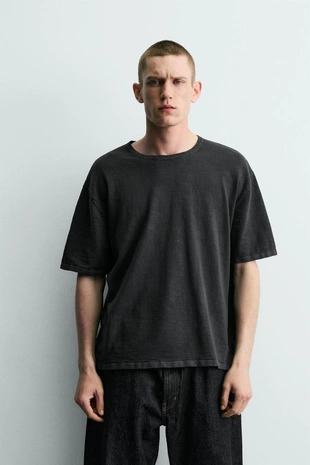 Футболка из рельефного трикотажа фламе