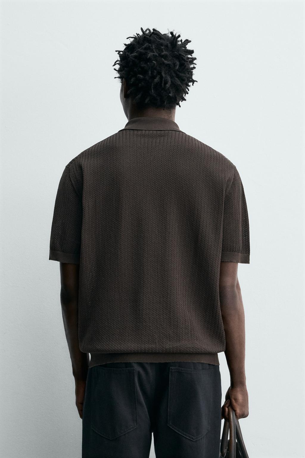 ПОЛО ИЗ РЕЛЬЕФНОГО ТРИКОТАЖА КЛАССИЧЕСКОГО КРОЯ