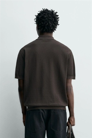 Поло из рельефного трикотажа классического кроя- Заказать в России