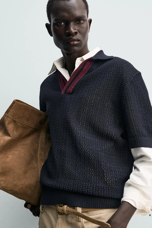 Комбинированное поло из рельефного трикотажа- Заказать в России