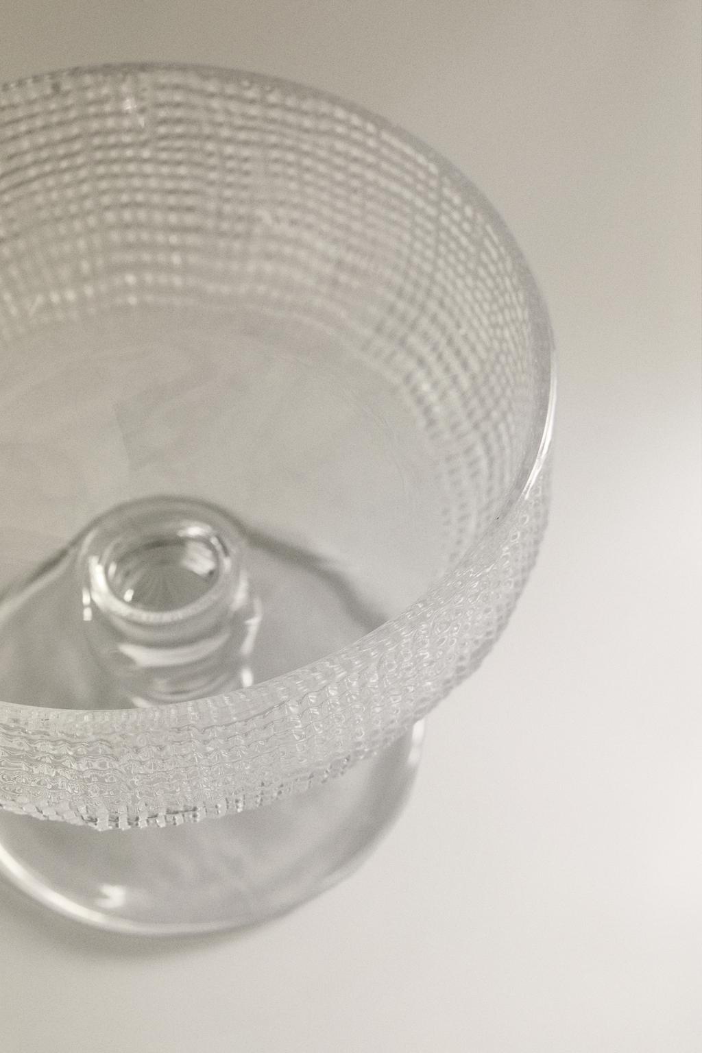 Стеклянная десертная чашка с объемным рисунком