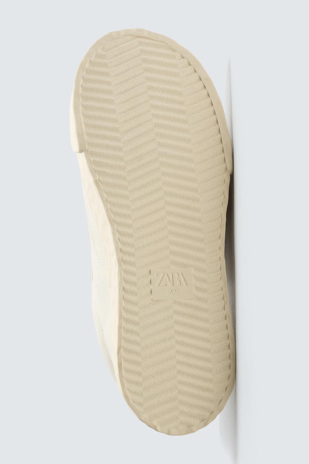 КРОССОВКИ ИЗ ТКАННОГО МАТЕРИАЛА НА ОБЪЕМНОЙ ПОДОШВЕ