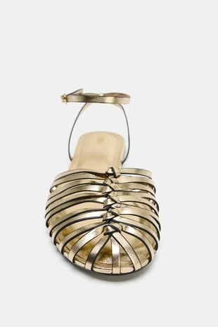 Босоножки на плоской подошве с металлическим эффектом- Заказать в России