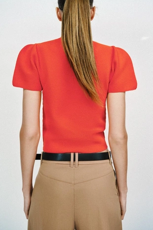 Трикотажный топ с объемными рукавами- Заказать в России