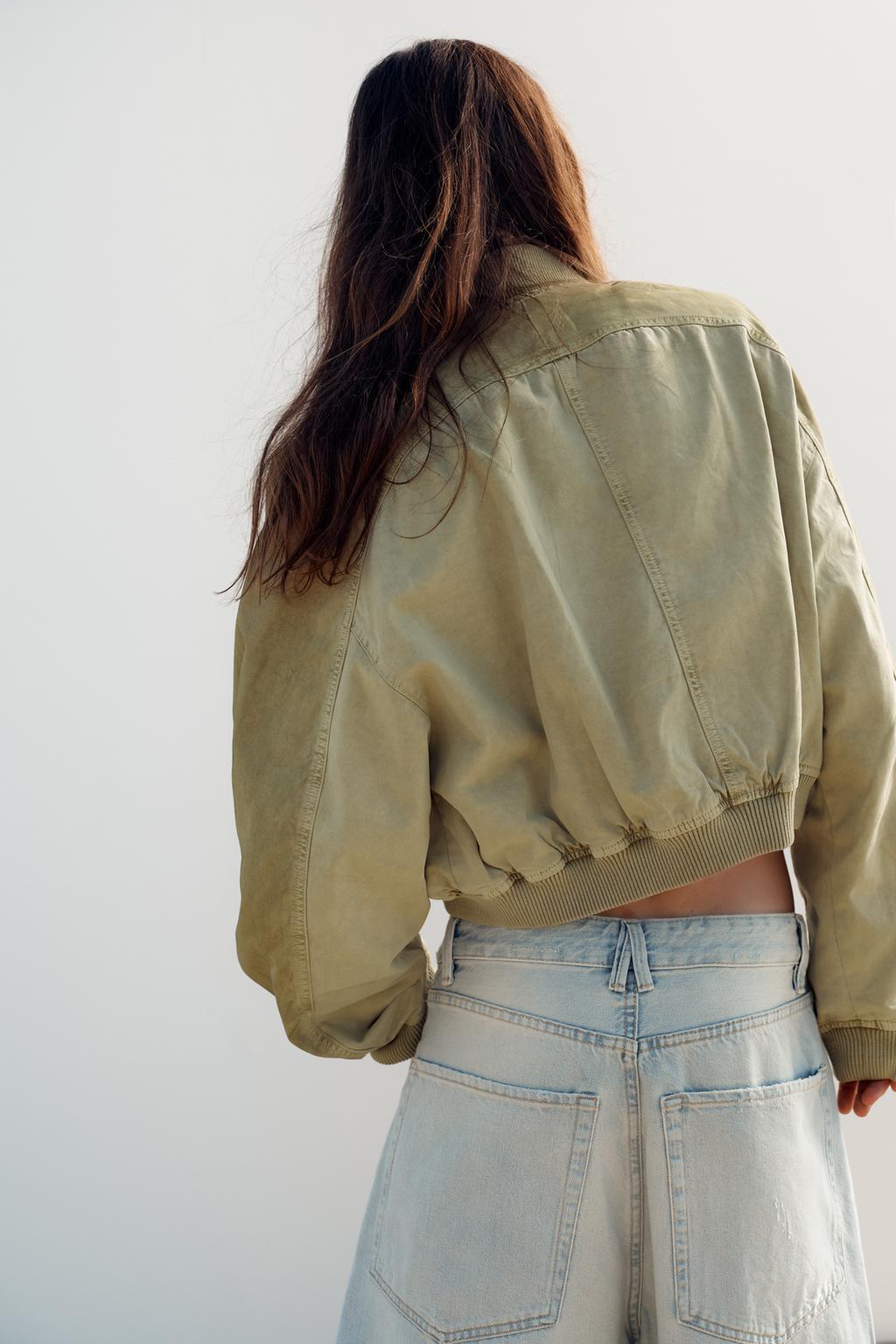 БОМБЕР ИЗ ТКАНИ С ЭФФЕКТОМ ПОТЕРТОСТИ