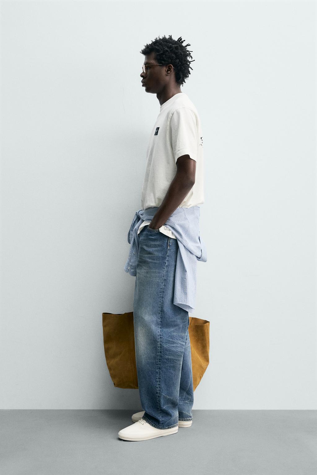 ФУТБОЛКА С КОНТРАСТНЫМ ПРИНТОМ