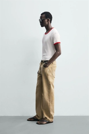 Футболка в рубчик с контрастным принтом- Заказать в России