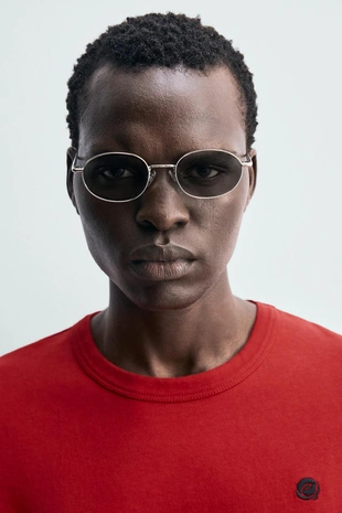 Футболка с контрастной вышивкой- Заказать в России