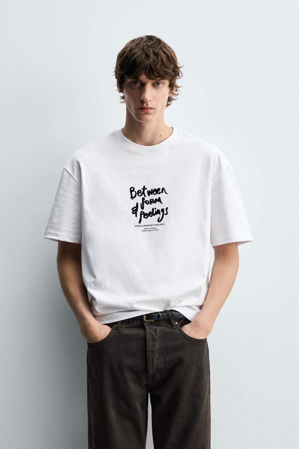 ФУТБОЛКА С ТЕКСТУРНЫМ ТЕКСТОМ