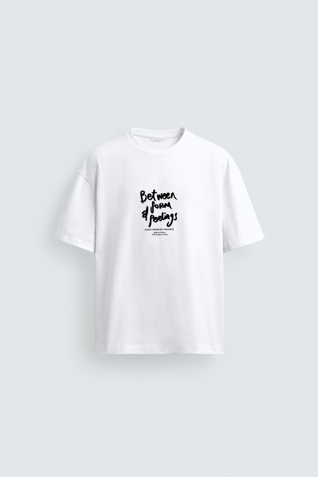 ФУТБОЛКА С ТЕКСТУРНЫМ ТЕКСТОМ