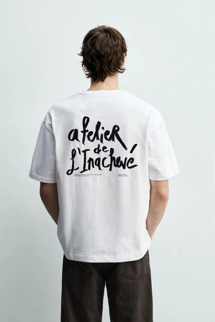 Футболка с текстурным текстом- Заказать в России