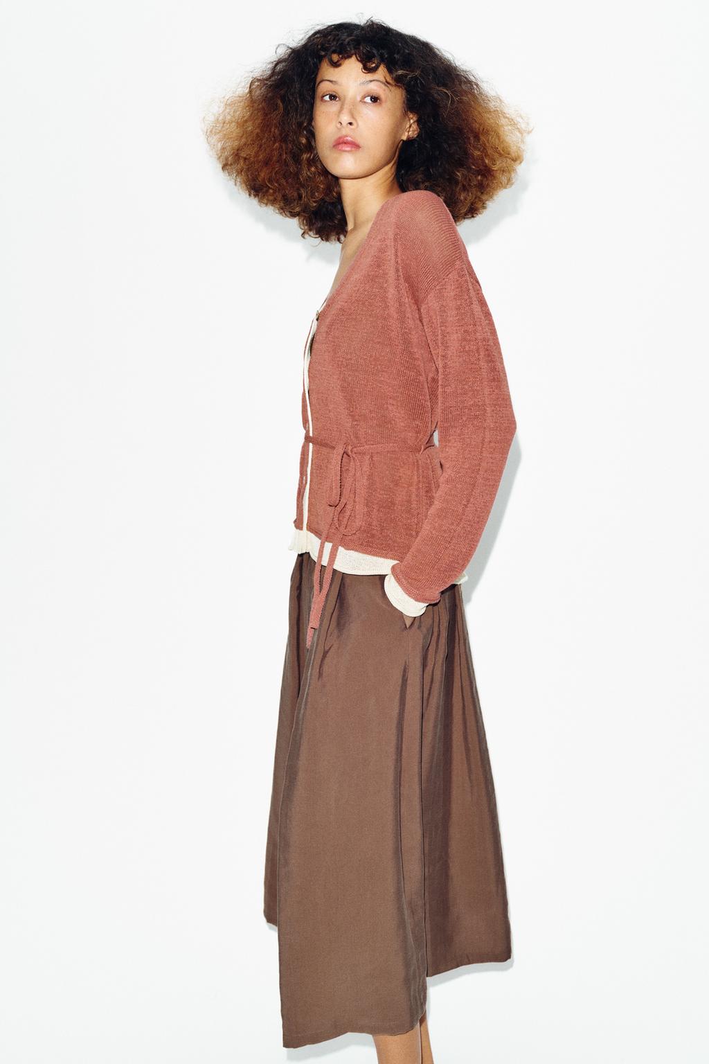 КАРДИГАН С КОНТРАСТНЫМИ ДЕТАЛЯМИ И ПОЯСОМ