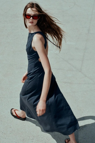 Платье миди изо льна с открытой спиной- Заказать в России