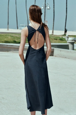 Платье миди изо льна с открытой спиной- Заказать в России